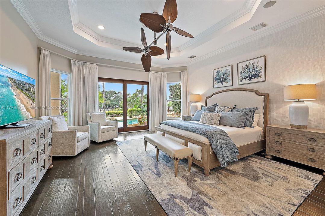 For Sale: $4,200,000 (5 beds, 3 baths, 4032 Square Feet)