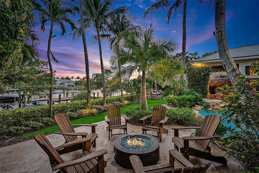 For Sale: $4,200,000 (5 beds, 3 baths, 4032 Square Feet)