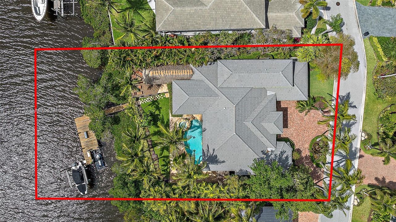 For Sale: $4,200,000 (5 beds, 3 baths, 4032 Square Feet)