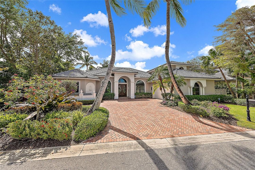 For Sale: $4,200,000 (5 beds, 3 baths, 4032 Square Feet)