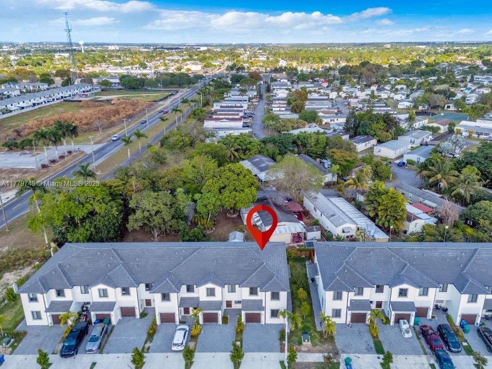 Vendido Recientemente: $430,000 (4 camas, 3 baños, 1760 Pies cuadrados)