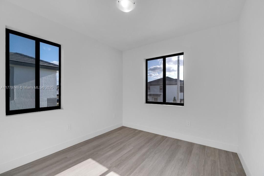 Vendido Recientemente: $430,000 (4 camas, 3 baños, 1760 Pies cuadrados)