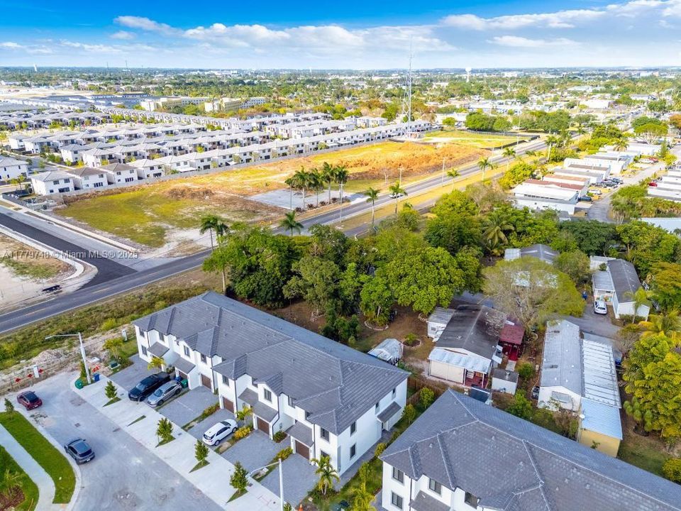 Vendido Recientemente: $430,000 (4 camas, 3 baños, 1760 Pies cuadrados)