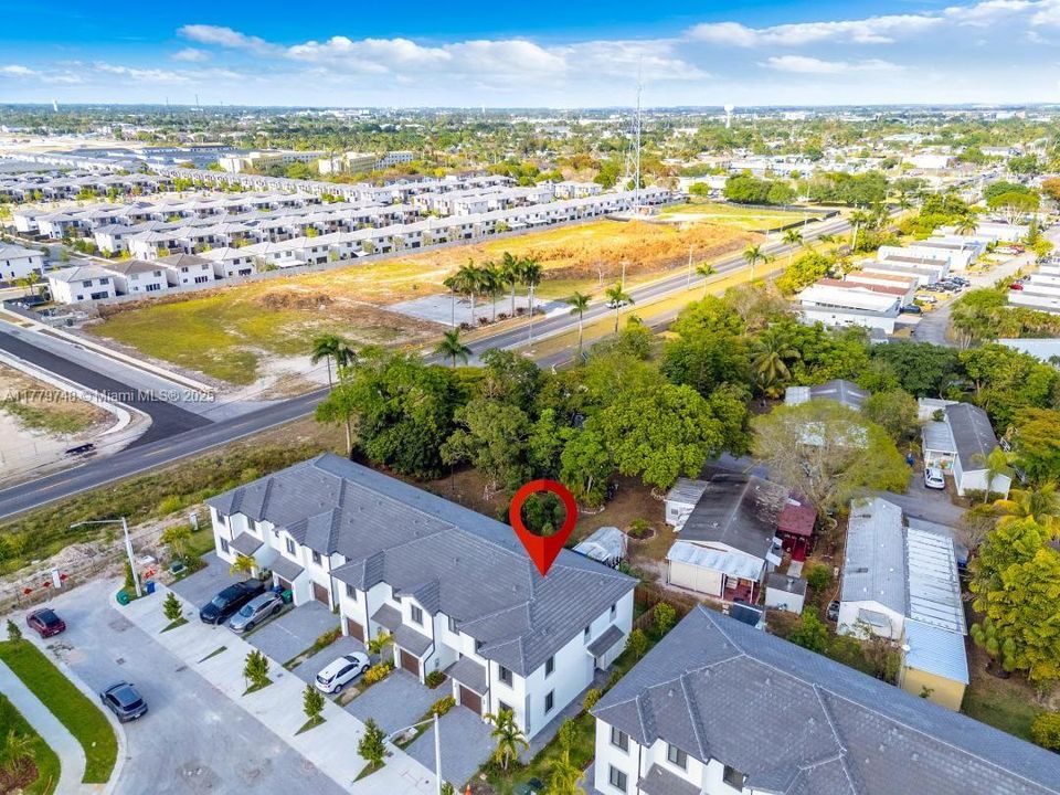 Vendido Recientemente: $430,000 (4 camas, 3 baños, 1760 Pies cuadrados)