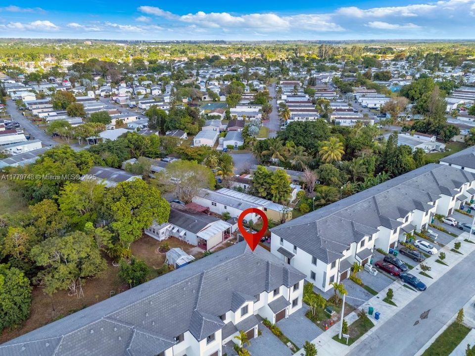 Vendido Recientemente: $430,000 (4 camas, 3 baños, 1760 Pies cuadrados)