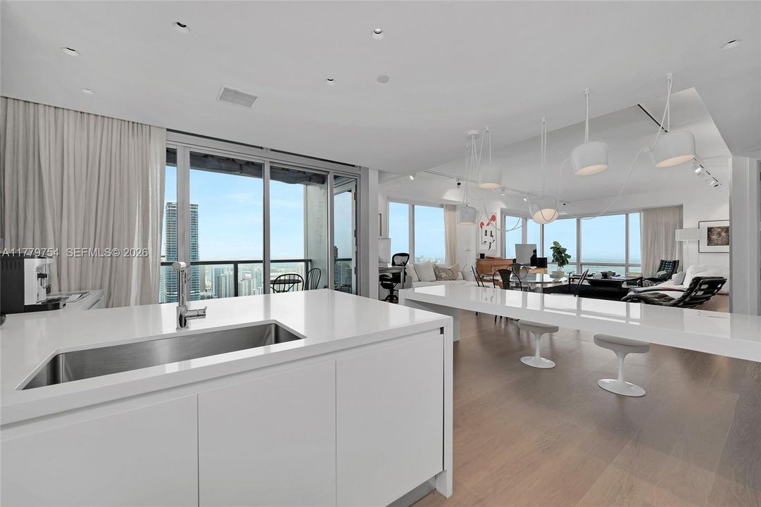 For Sale: $4,650,000 (3 beds, 3 baths, 2738 Square Feet)