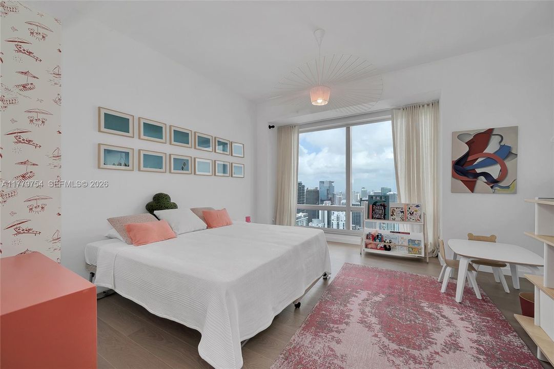 For Sale: $4,650,000 (3 beds, 3 baths, 2738 Square Feet)