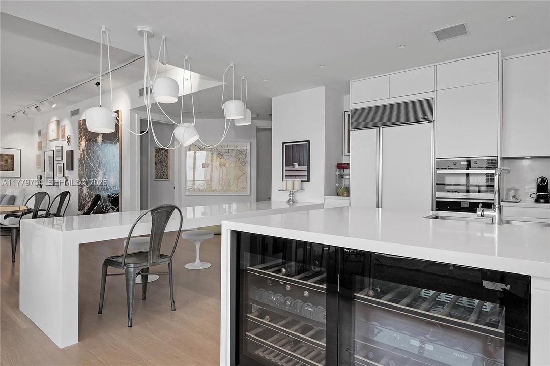 For Sale: $4,650,000 (3 beds, 3 baths, 2738 Square Feet)
