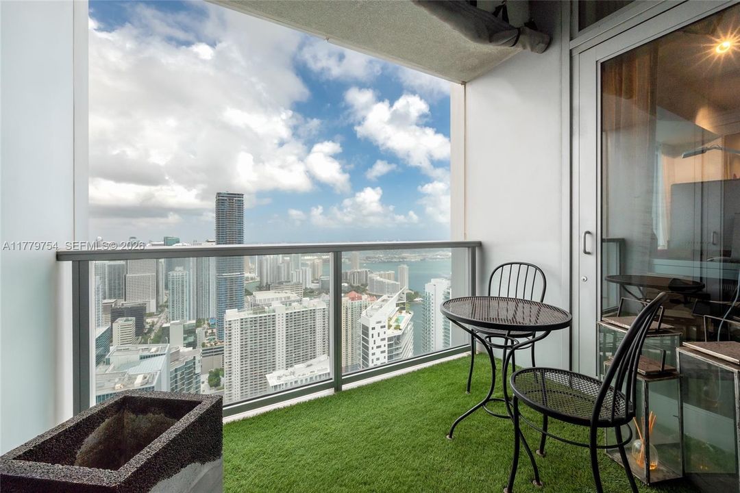 For Sale: $4,650,000 (3 beds, 3 baths, 2738 Square Feet)