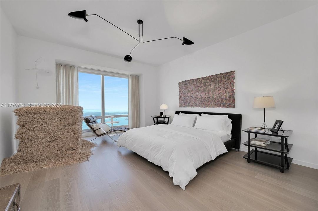 For Sale: $4,650,000 (3 beds, 3 baths, 2738 Square Feet)