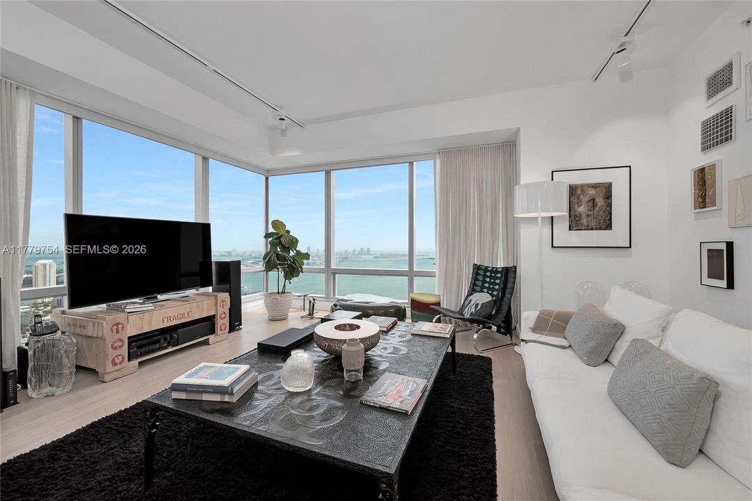 For Sale: $4,650,000 (3 beds, 3 baths, 2738 Square Feet)