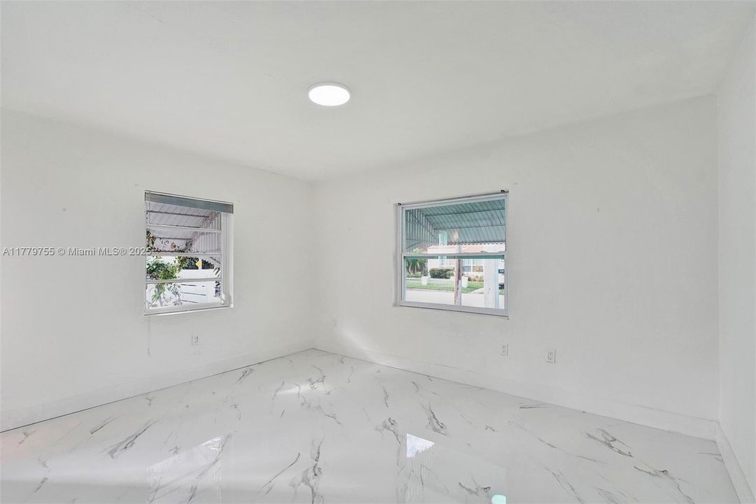 最近售出: $1,400,000 (3 贝兹, 2 浴室, 1313 平方英尺)