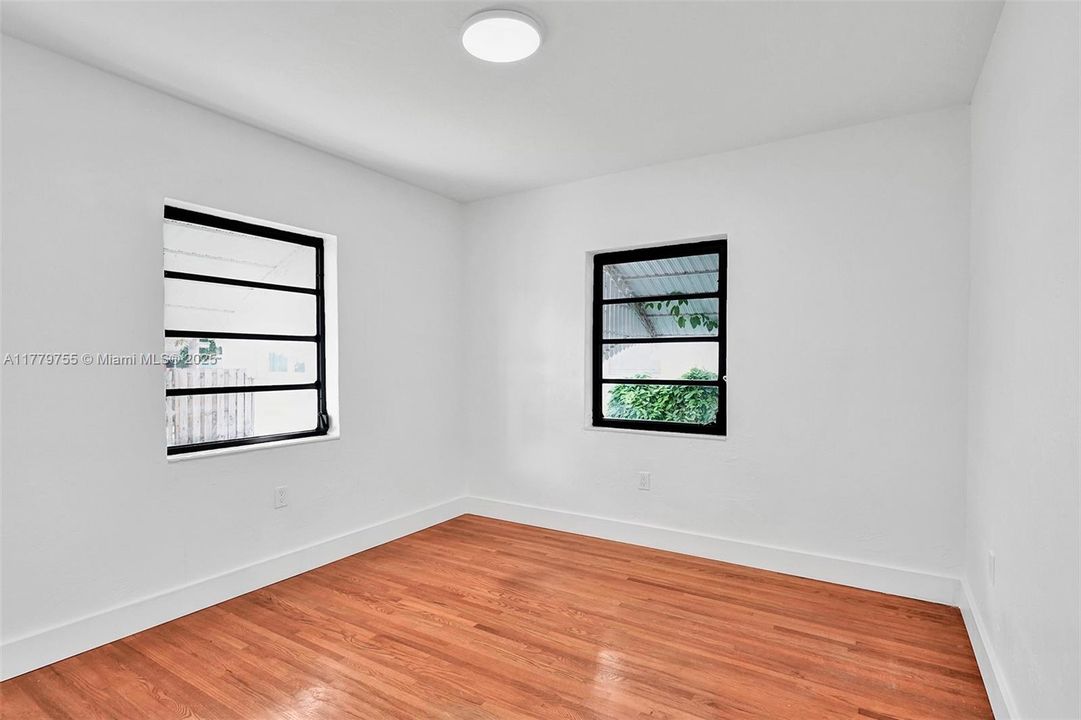 最近售出: $1,400,000 (3 贝兹, 2 浴室, 1313 平方英尺)