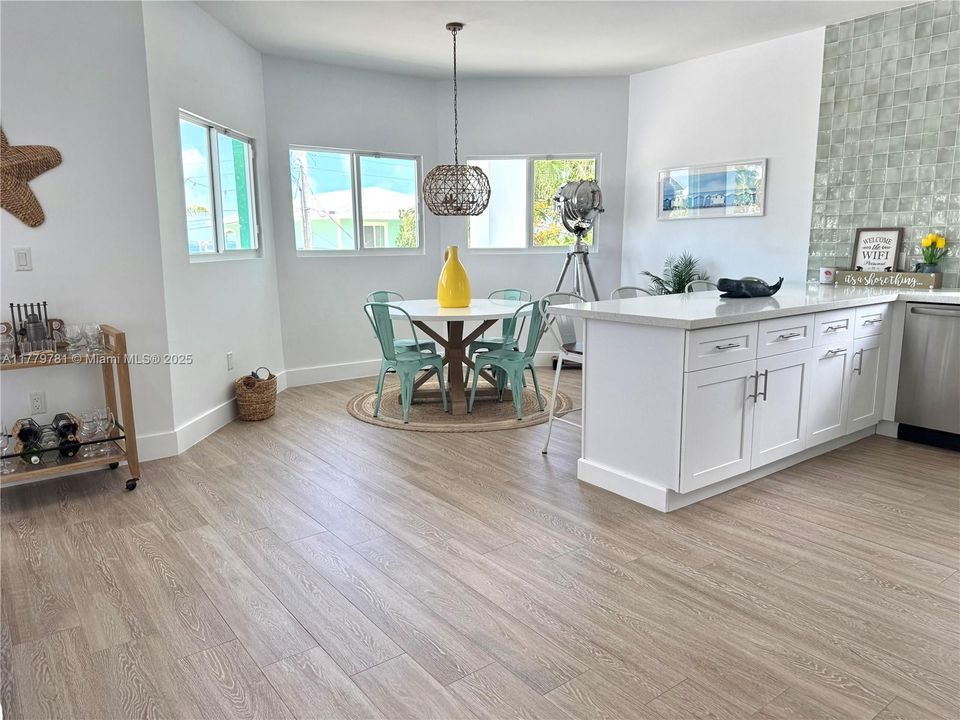 最近租的: $5,000 (3 贝兹, 2 浴室, 1504 平方英尺)