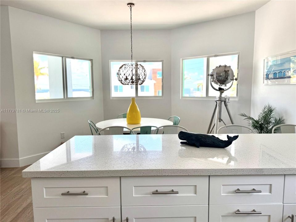 最近租的: $5,000 (3 贝兹, 2 浴室, 1504 平方英尺)