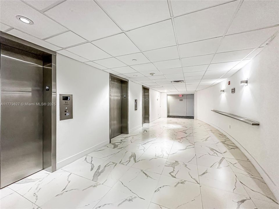 Recently Sold: $349,000 (0 beds, 1 baths, 543 Square Feet)