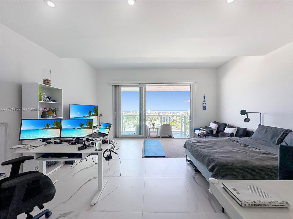 Recently Sold: $349,000 (0 beds, 1 baths, 543 Square Feet)