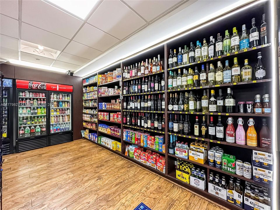 Recently Sold: $349,000 (0 beds, 1 baths, 543 Square Feet)