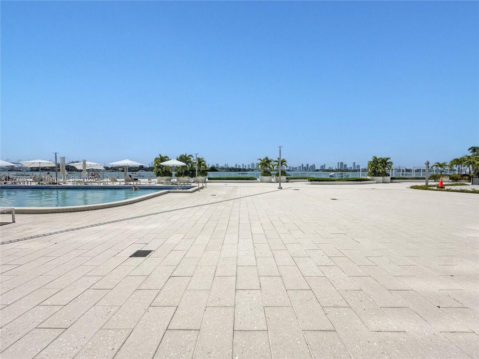 Recently Sold: $349,000 (0 beds, 1 baths, 543 Square Feet)