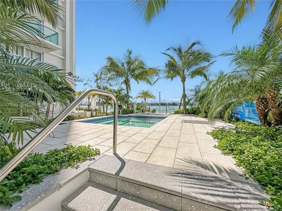 Recently Sold: $349,000 (0 beds, 1 baths, 543 Square Feet)