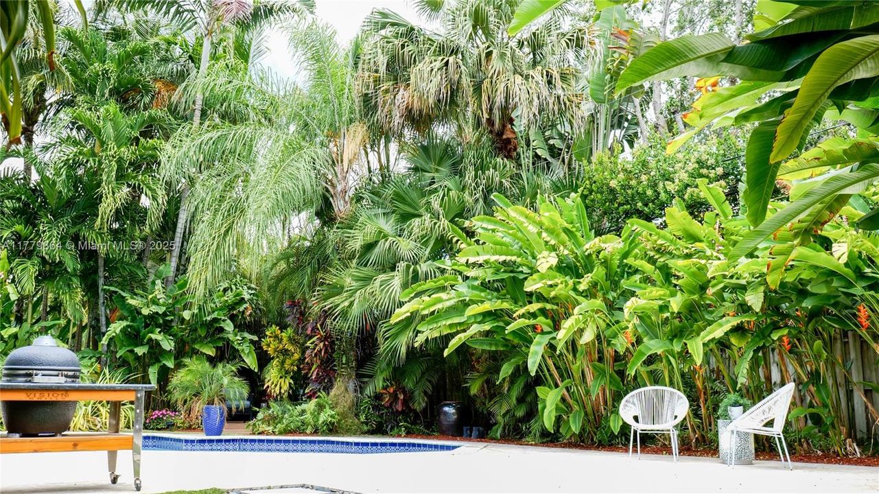 Recently Sold: $2,375,000 (3 beds, 3 baths, 2613 Square Feet)