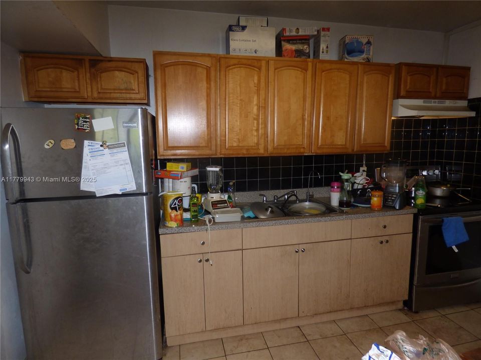 最近售出: $450,000 (3 贝兹, 2 浴室, 1238 平方英尺)