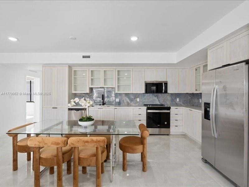 Recently Sold: $660,000 (4 beds, 3 baths, 0 Square Feet)