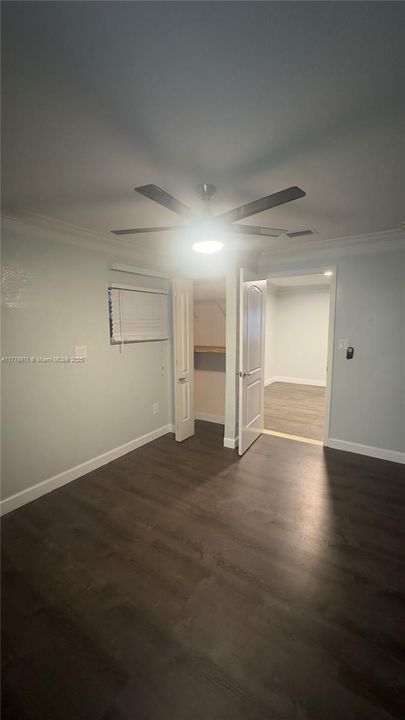 合同活跃: $395,000 (2 贝兹, 1 浴室, 960 平方英尺)