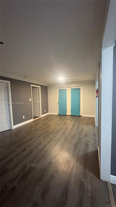 合同活跃: $395,000 (2 贝兹, 1 浴室, 960 平方英尺)