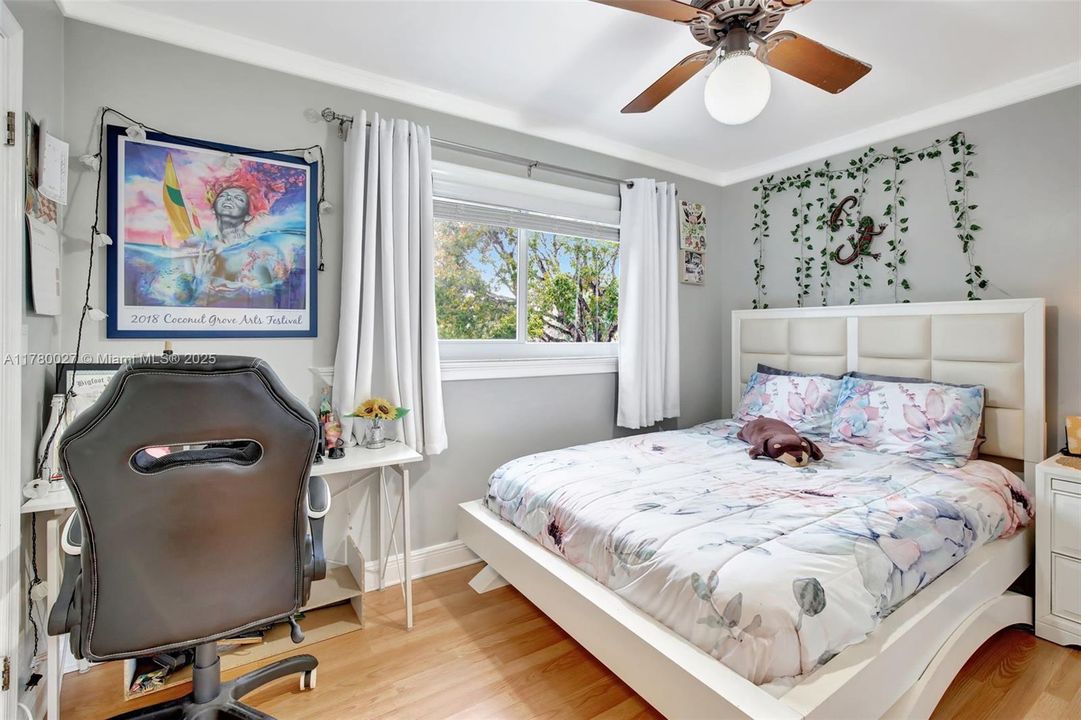 Active With Contract: $810,000 (5 beds, 3 baths, 2414 Square Feet)