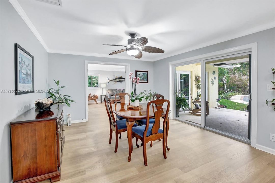 Active With Contract: $810,000 (5 beds, 3 baths, 2414 Square Feet)