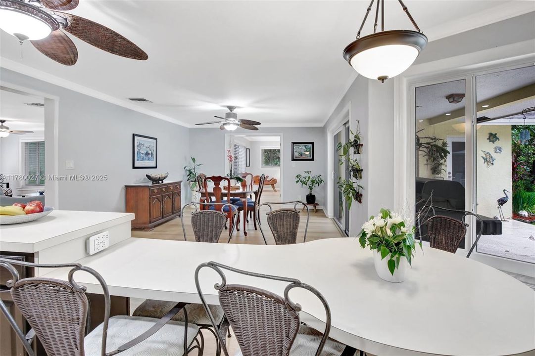 Active With Contract: $810,000 (5 beds, 3 baths, 2414 Square Feet)