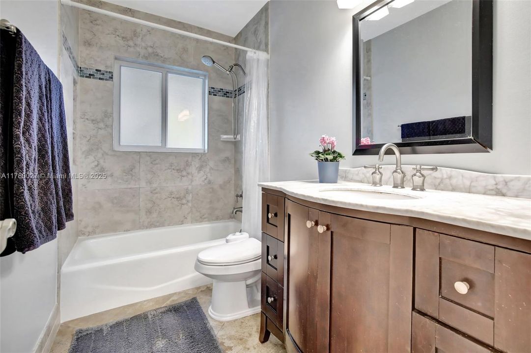 Active With Contract: $810,000 (5 beds, 3 baths, 2414 Square Feet)