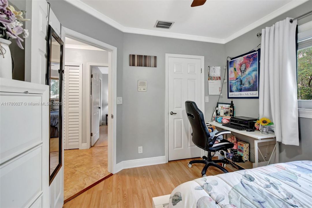 Active With Contract: $810,000 (5 beds, 3 baths, 2414 Square Feet)