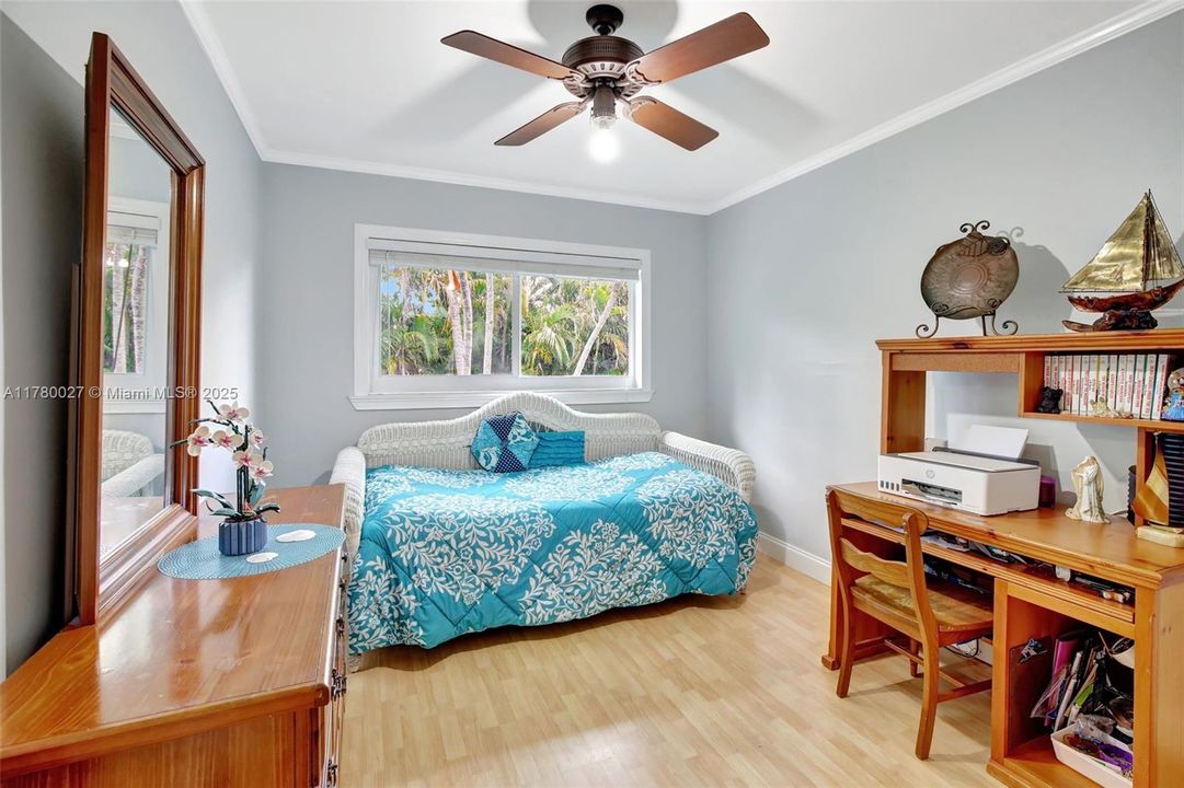 Active With Contract: $810,000 (5 beds, 3 baths, 2414 Square Feet)