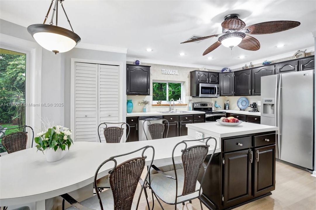 Active With Contract: $810,000 (5 beds, 3 baths, 2414 Square Feet)