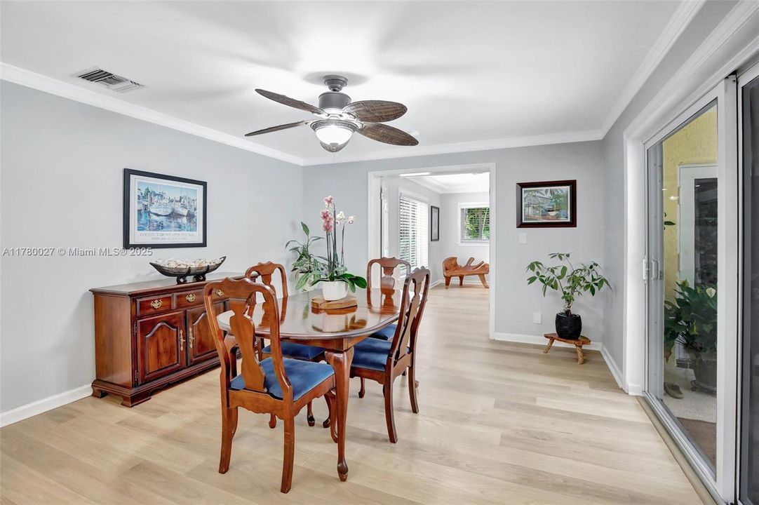 Active With Contract: $810,000 (5 beds, 3 baths, 2414 Square Feet)