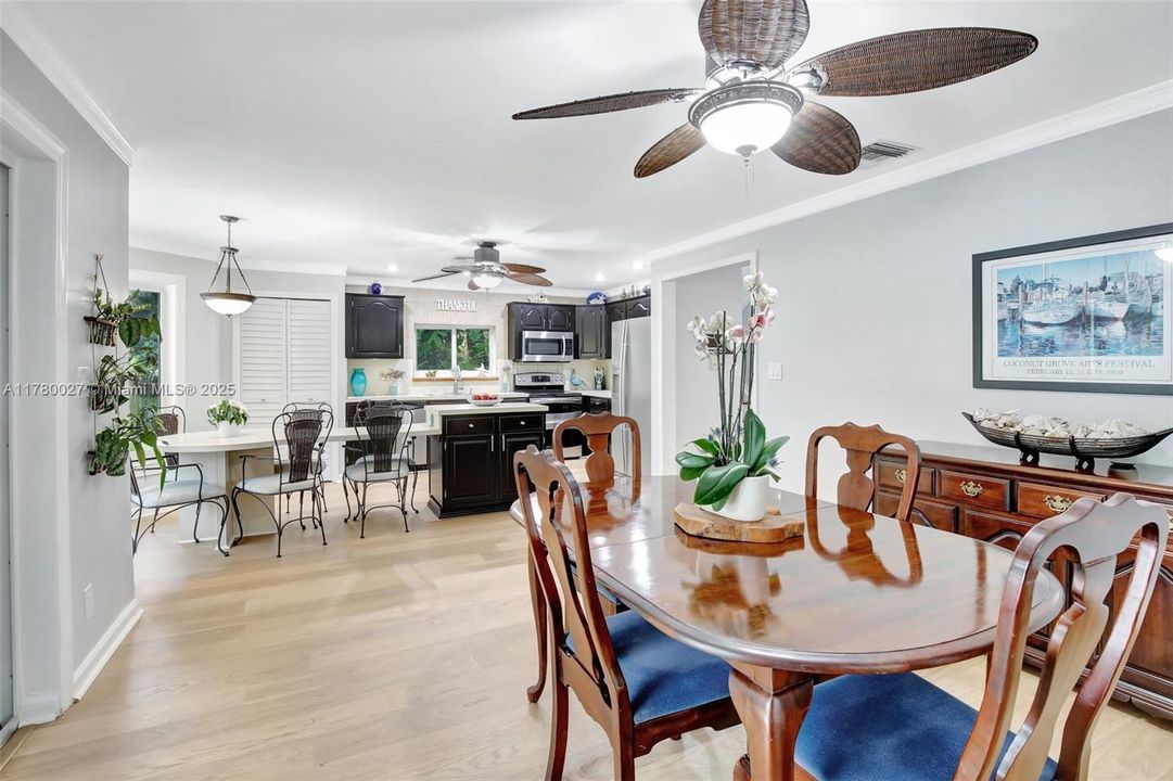 Active With Contract: $810,000 (5 beds, 3 baths, 2414 Square Feet)