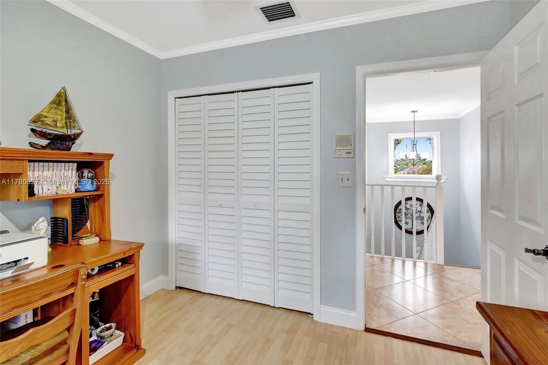 Active With Contract: $810,000 (5 beds, 3 baths, 2414 Square Feet)