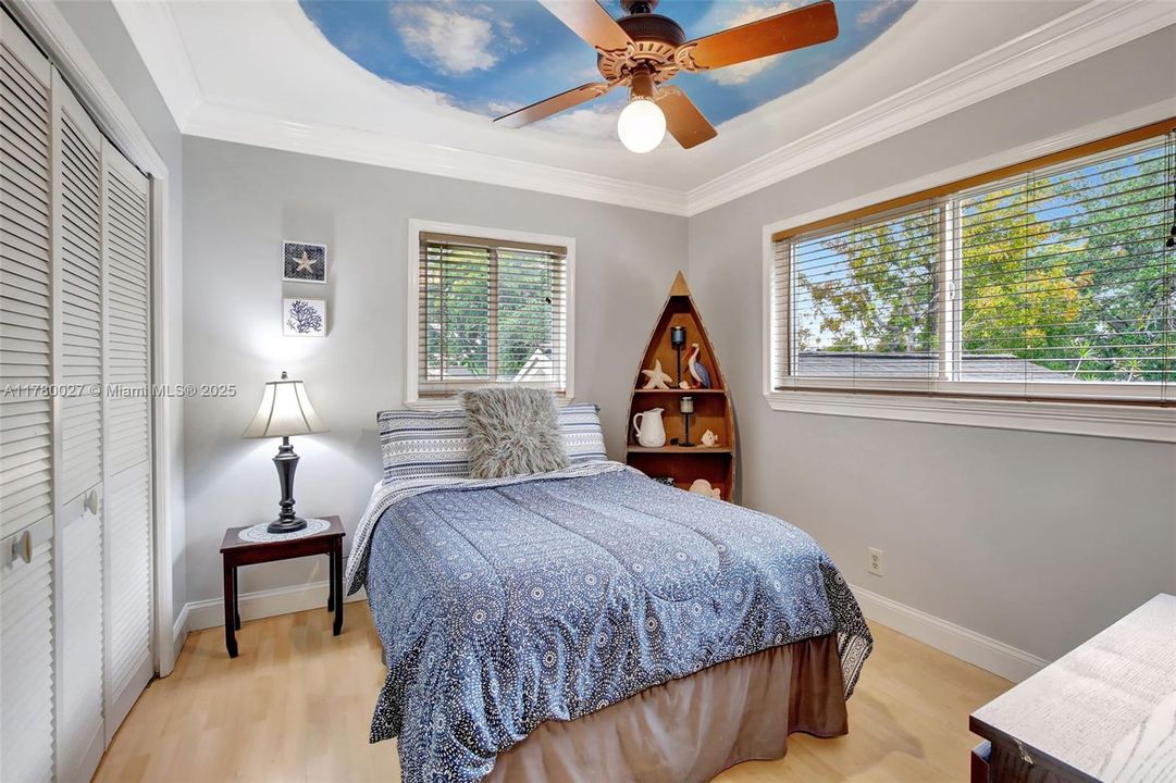 Active With Contract: $810,000 (5 beds, 3 baths, 2414 Square Feet)