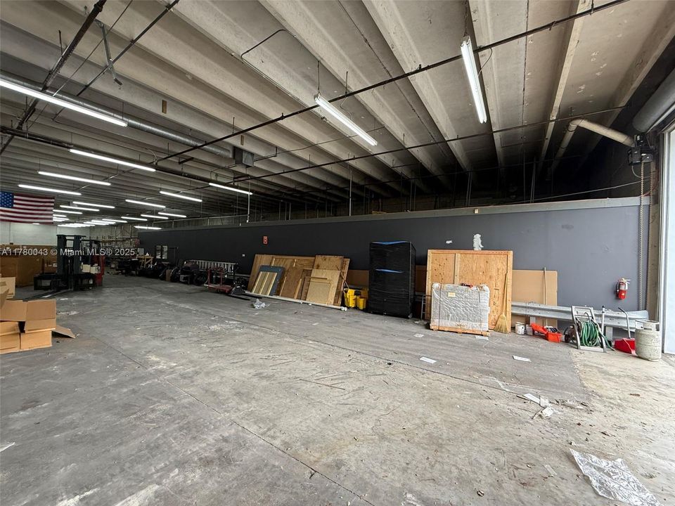 出租: $37,500 (0 贝兹, 0 浴室, 0 平方英尺)