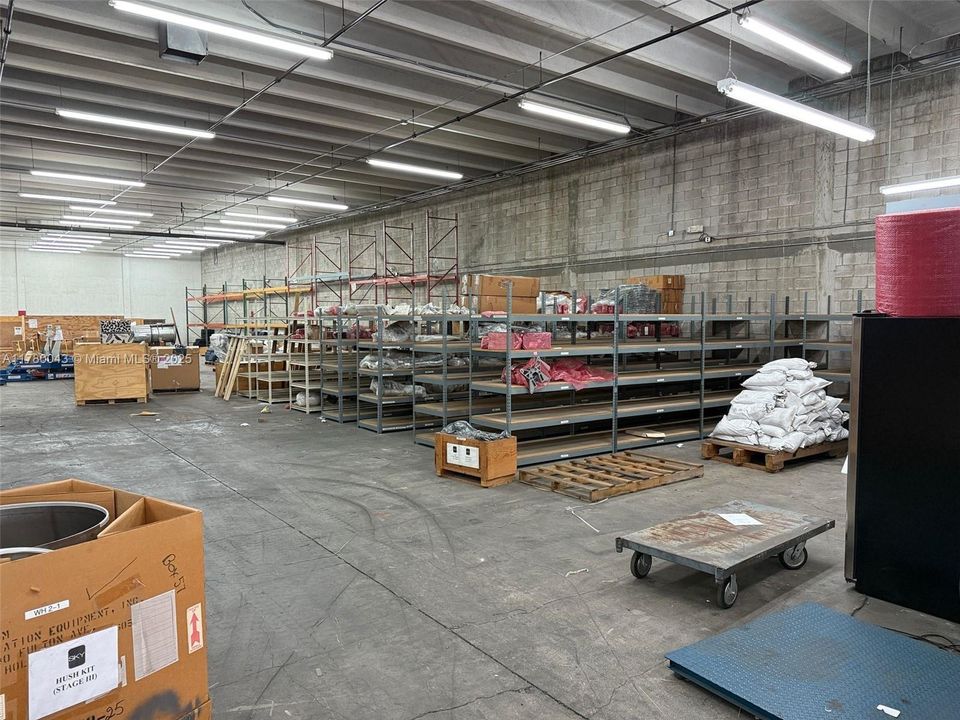 出租: $37,500 (0 贝兹, 0 浴室, 0 平方英尺)