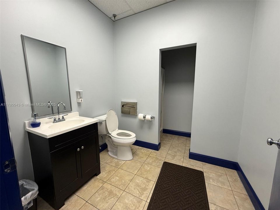 出租: $37,500 (0 贝兹, 0 浴室, 0 平方英尺)