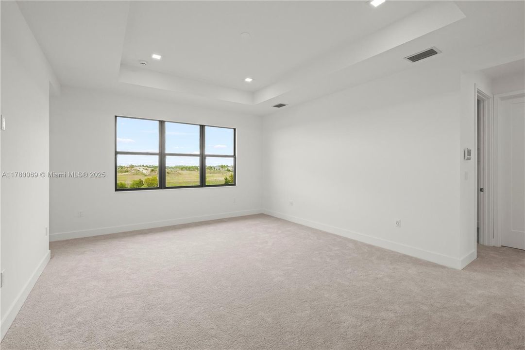 Recientemente alquilado: $6,900 (5 camas, 7 baños, 4267 Pies cuadrados)