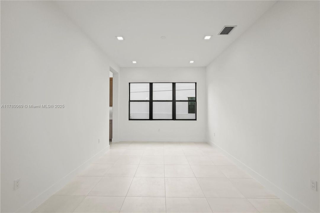 Recientemente alquilado: $6,900 (5 camas, 7 baños, 4267 Pies cuadrados)