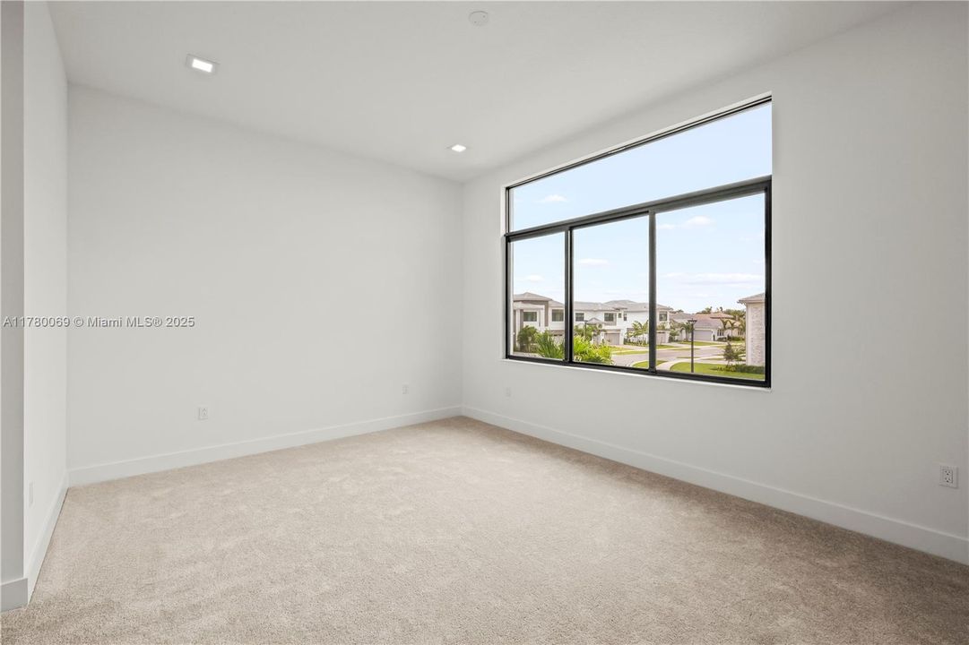 Recientemente alquilado: $6,900 (5 camas, 7 baños, 4267 Pies cuadrados)