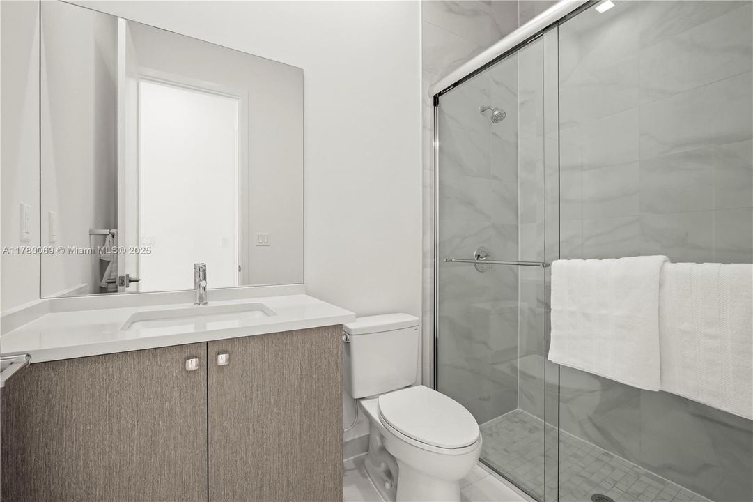 Recientemente alquilado: $6,900 (5 camas, 7 baños, 4267 Pies cuadrados)