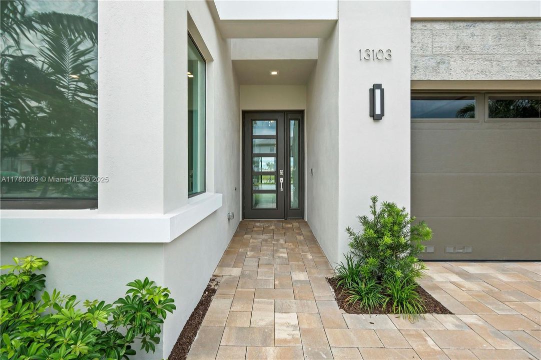 Recientemente alquilado: $6,900 (5 camas, 7 baños, 4267 Pies cuadrados)