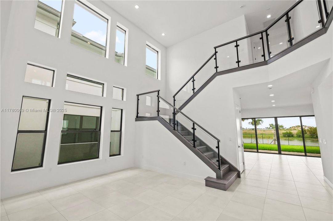 Recientemente alquilado: $6,900 (5 camas, 7 baños, 4267 Pies cuadrados)