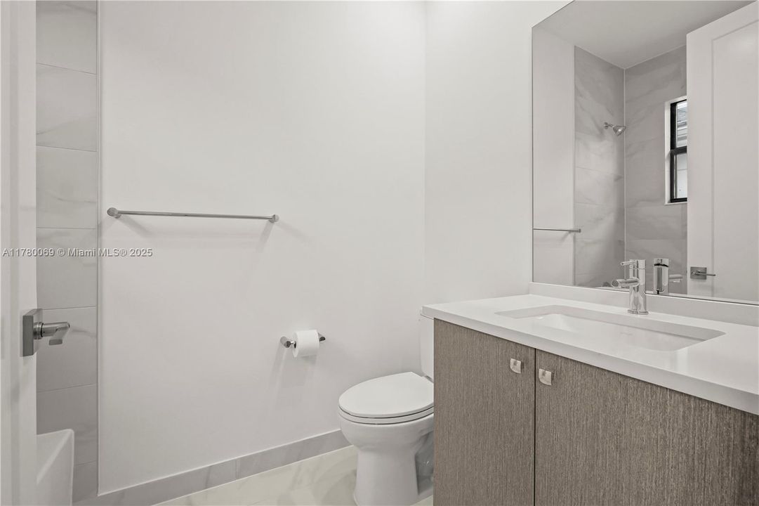 Recientemente alquilado: $6,900 (5 camas, 7 baños, 4267 Pies cuadrados)